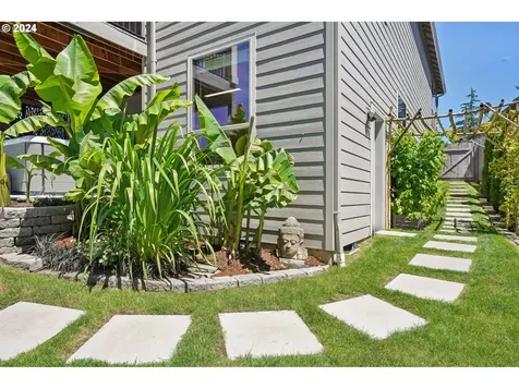 729 N 12th Court Ridgefield WA 98642