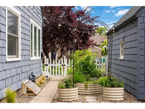 3721 Ne 35th Avenue Portland OR 97212