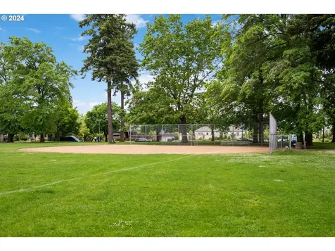 3721 Ne 35th Avenue Portland OR 97212