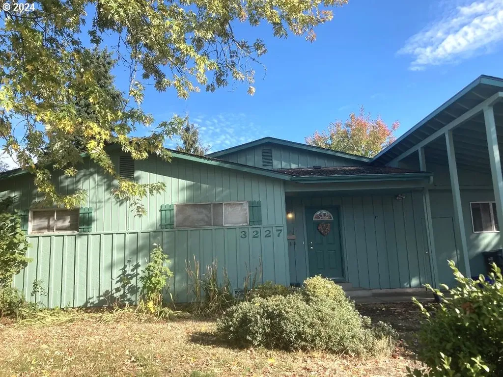 3227 Oriole Street Springfield OR 97477