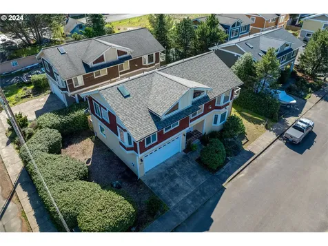 205 Nw Fayette Street Waldport OR 97394
