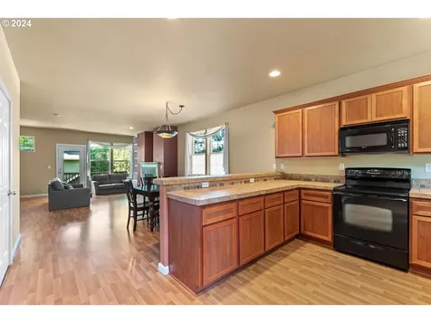 7806 Sw Water Parsley Lane Portland OR 97224