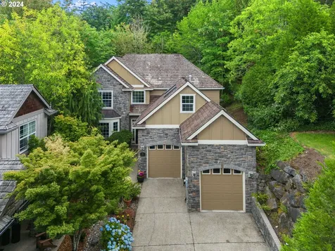 9521 NW Randall Lane Portland OR 97229