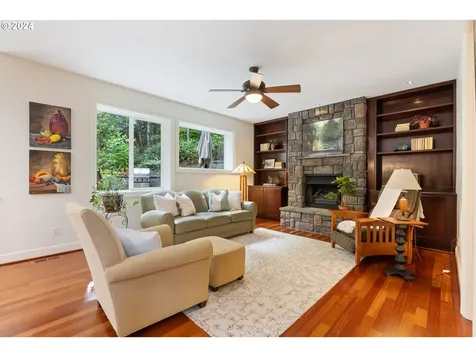 9521 NW Randall Lane Portland OR 97229