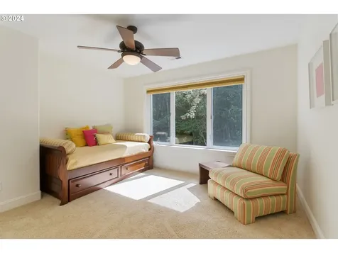 9521 NW Randall Lane Portland OR 97229