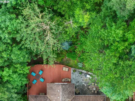 9521 NW Randall Lane Portland OR 97229