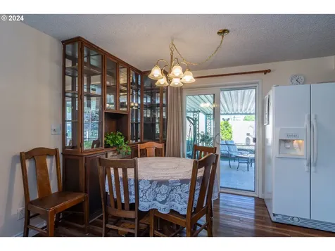 1525 E Fourth Avenue Sutherlin OR 97479