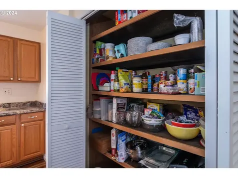 1525 E Fourth Avenue Sutherlin OR 97479