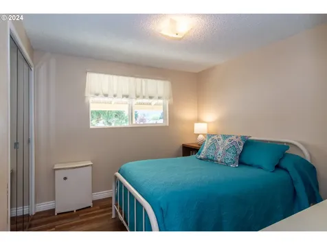 1525 E Fourth Avenue Sutherlin OR 97479