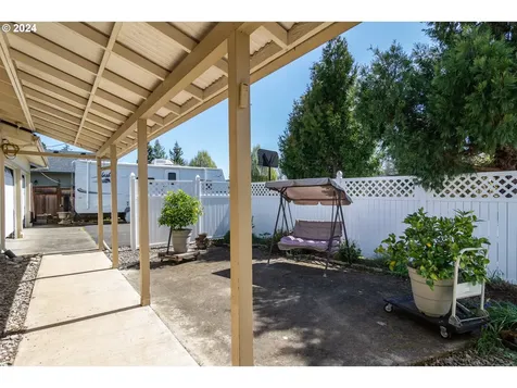 1525 E Fourth Avenue Sutherlin OR 97479
