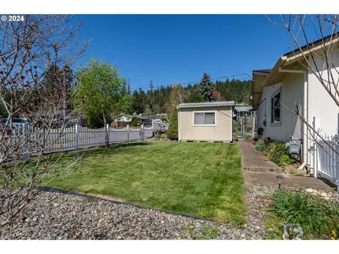 1525 E Fourth Avenue Sutherlin OR 97479