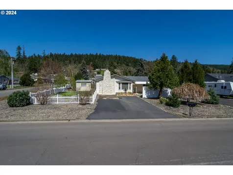 1525 E Fourth Avenue Sutherlin OR 97479