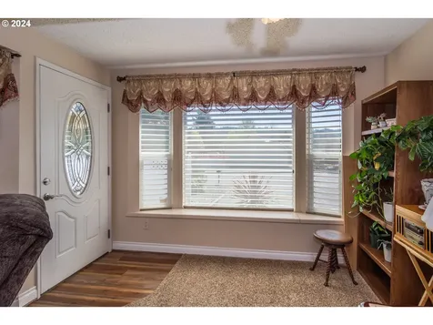 1525 E Fourth Avenue Sutherlin OR 97479
