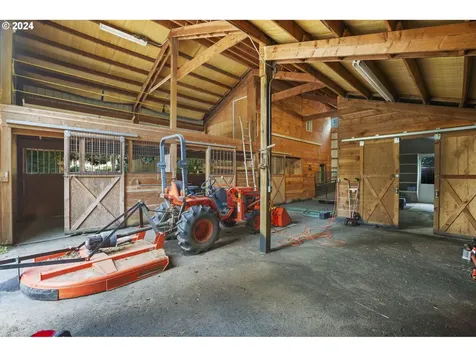 6189 SW Delker Road Tualatin OR 97062
