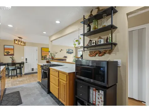 619 Brighton Avenue Oregon City OR 97045