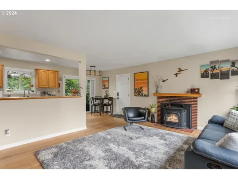 619 Brighton Avenue Oregon City OR 97045