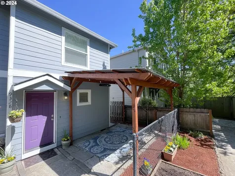 9328 N Macrum Avenue Portland OR 97203