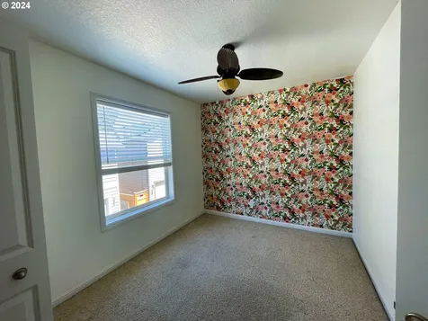 9328 N Macrum Avenue Portland OR 97203