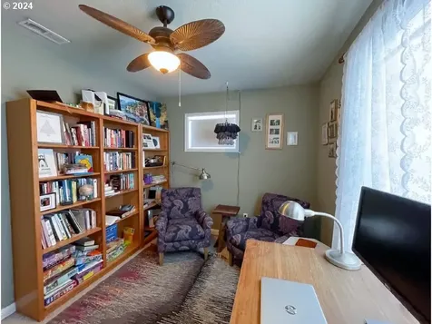9328 N Macrum Avenue Portland OR 97203