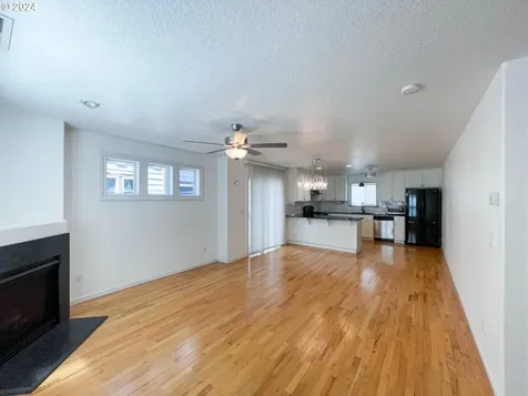 9328 N Macrum Avenue Portland OR 97203