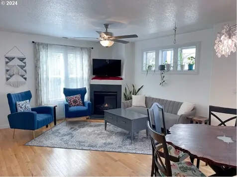 9328 N Macrum Avenue Portland OR 97203