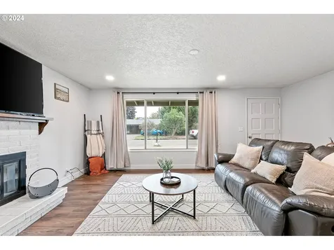515 SW Laurel Street Junction City OR 97448