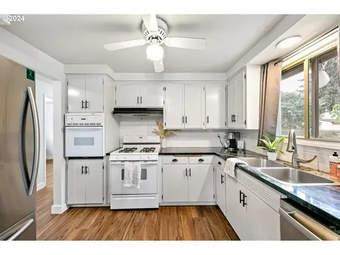 515 SW Laurel Street Junction City OR 97448