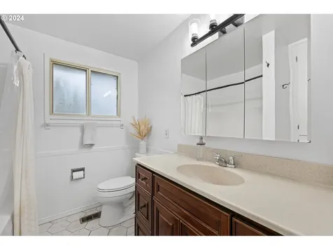 515 SW Laurel Street Junction City OR 97448