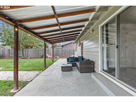 515 SW Laurel Street Junction City OR 97448