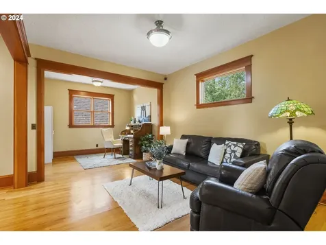 3032 Se Main Street Portland OR 97214
