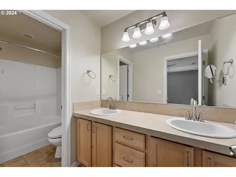 4637 Se Sandalwood Street Hillsboro OR 97123