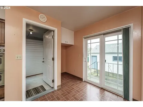 6906 N Vancouver Avenue Portland OR 97217