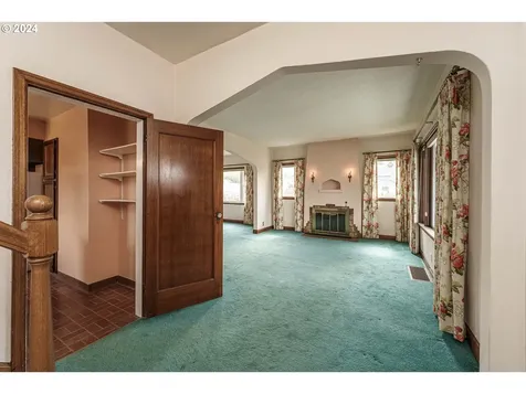 6906 N Vancouver Avenue Portland OR 97217