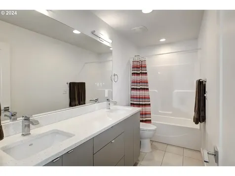 7584 N Curtis Avenue Portland OR 97217