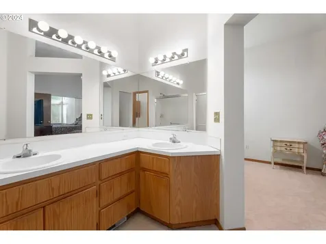 15538 SW Bristlecone Way Portland OR 97223