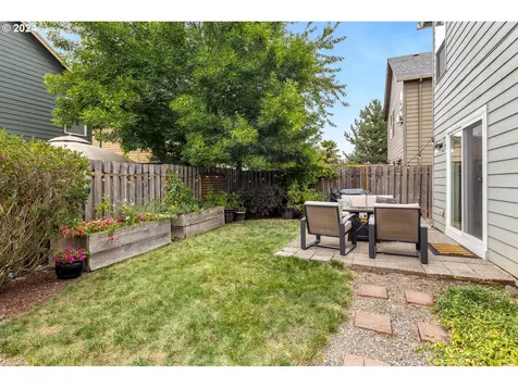 860 Nw 1st Avenue Canby OR 97013