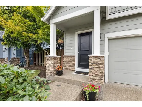 860 Nw 1st Avenue Canby OR 97013