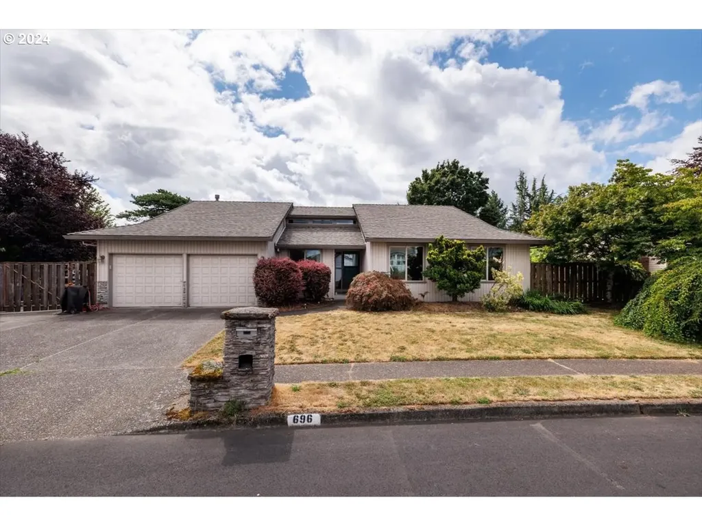 696 Ne 26th Street Gresham OR 97030