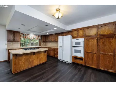 696 Ne 26th Street Gresham OR 97030
