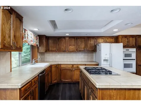 696 Ne 26th Street Gresham OR 97030