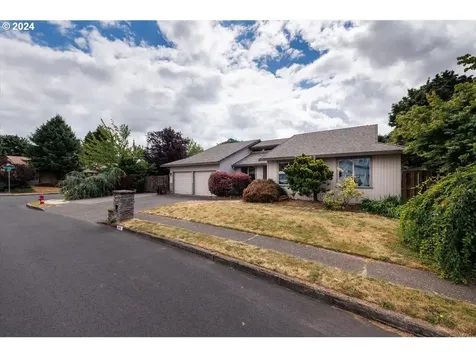 696 Ne 26th Street Gresham OR 97030