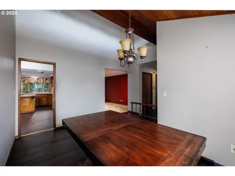 696 Ne 26th Street Gresham OR 97030