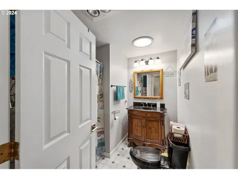 1175 Lakewood Lane Coos Bay OR 97420