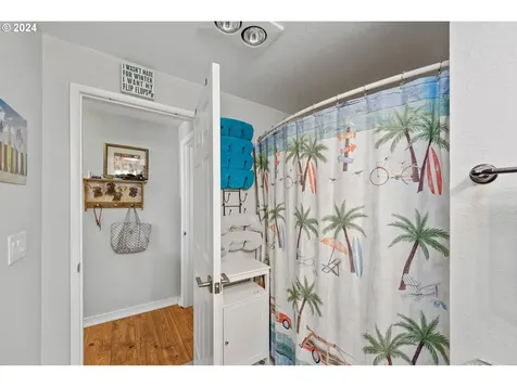 1175 Lakewood Lane Coos Bay OR 97420