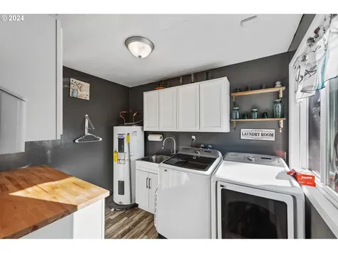 1175 Lakewood Lane Coos Bay OR 97420