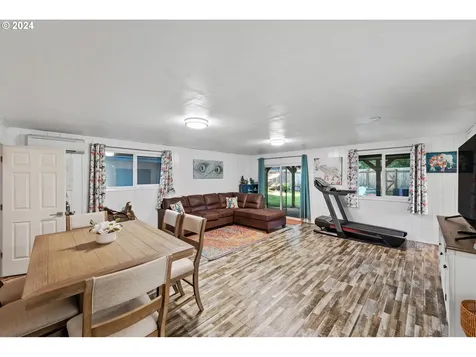 1175 Lakewood Lane Coos Bay OR 97420