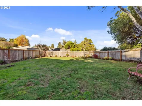 1175 Lakewood Lane Coos Bay OR 97420