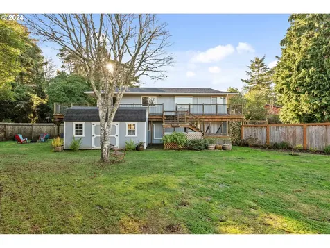 1175 Lakewood Lane Coos Bay OR 97420