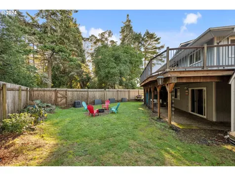 1175 Lakewood Lane Coos Bay OR 97420