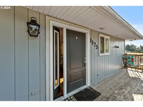 1175 Lakewood Lane Coos Bay OR 97420